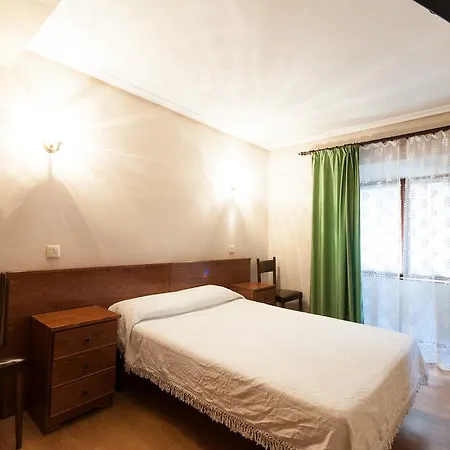 伊比利亚旅馆 招待所 利亚内斯